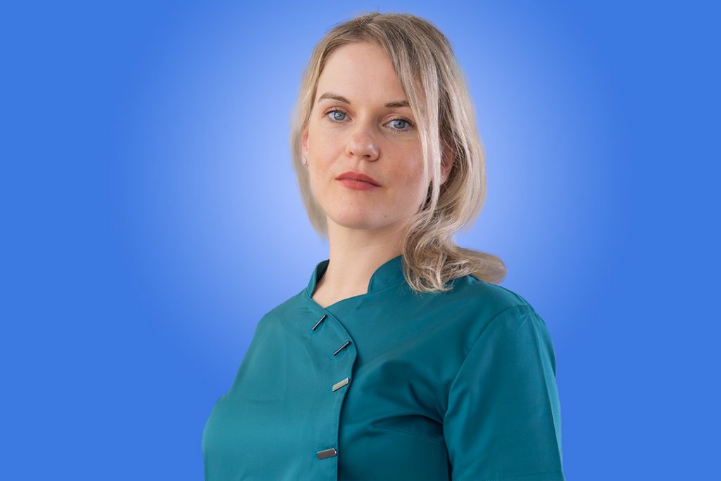 Das Bild zeigt Beatrice, Zahnmedizinische Fachangestellte.